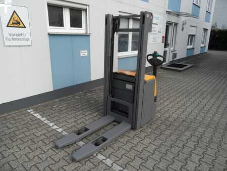 Ruční vysokozdvižný vozík 2019  Jungheinrich EJC 214 - Baujahr 2019 - nur 805 Stunden (2)