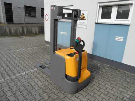 Ruční vysokozdvižný vozík 2019  Jungheinrich EJC 214 - Baujahr 2019 - nur 805 Stunden (3)