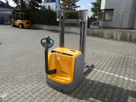 Ruční vysokozdvižný vozík 2019  Jungheinrich EJC 214 - Baujahr 2019 - nur 805 Stunden (4)