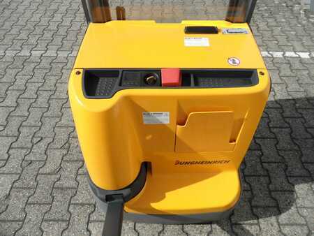 Ruční vysokozdvižný vozík 2019  Jungheinrich EJC 214 - Baujahr 2019 - nur 805 Stunden (9)