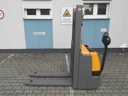 Hochhubwagen 2020  Jungheinrich EJC 110 - nur 250 Stunden - Einbauladegerät (1)