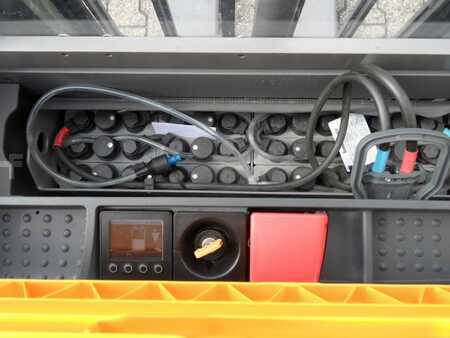 Hochhubwagen 2020  Jungheinrich EJC 110 - nur 250 Stunden - Einbauladegerät (10)