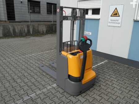 Hochhubwagen 2020  Jungheinrich EJC 110 - nur 250 Stunden - Einbauladegerät (3)