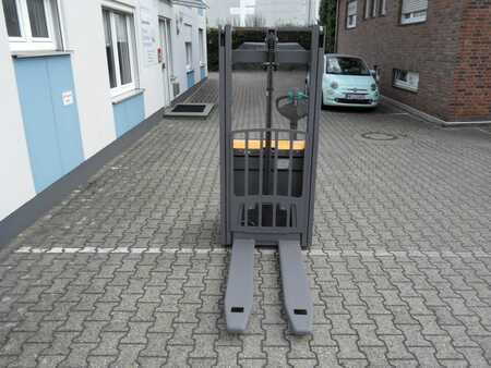 Hochhubwagen 2020  Jungheinrich EJC 110 - nur 250 Stunden - Einbauladegerät (6)