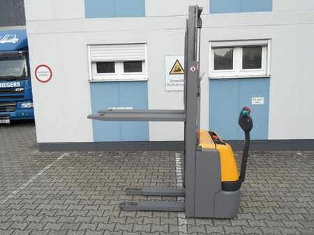 Hochhubwagen 2020  Jungheinrich EJC 110 - nur 250 Stunden - Einbauladegerät (7)