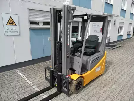 Elektro 3 Rad 2018  Jungheinrich EFG 216k - Batterie NEU - Triplex (2)