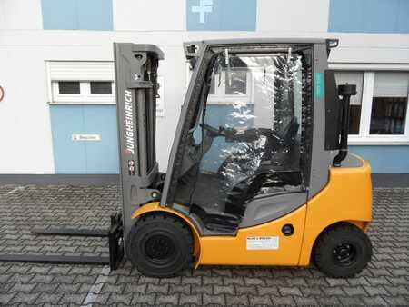 Dieseltruck 2016  Jungheinrich DFG 425s - Triplex - Halbkabine - wenig Stunden (1)