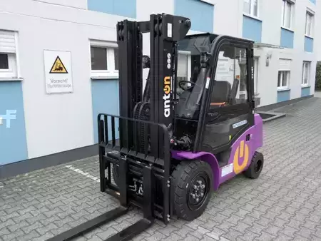 Elektro 4 Rad 2025  Jungheinrich AntOn CBH 3.0 - Triplex - Kabine - NEU! (2)