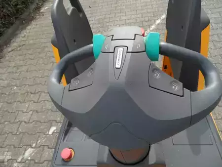 Transpallet elettrici 2025  Jungheinrich ERE 225 - feste Plattform - 2025 - wenig Stunden (10)