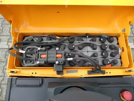 Transpallet elettrici 2025  Jungheinrich ERE 225 - feste Plattform - 2025 - wenig Stunden (7)