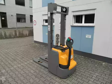 Hochhubwagen 2022  Jungheinrich EJC 214 - 5,35 m Triplex - 265 Stunden (3)