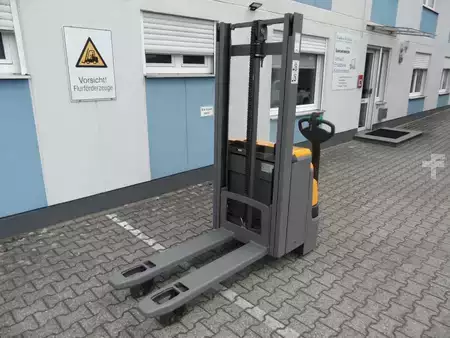 Gerbeurs 2023  Jungheinrich EJC 112z - Initialhub (Basishub) - 330 Stunden! (2)