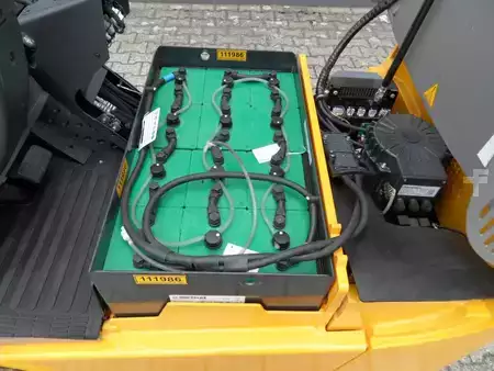 Elektryczne 3-kołowe 2020  Jungheinrich EFG 115 - unter 2 Meter Bauhöhe - Freihub (10)