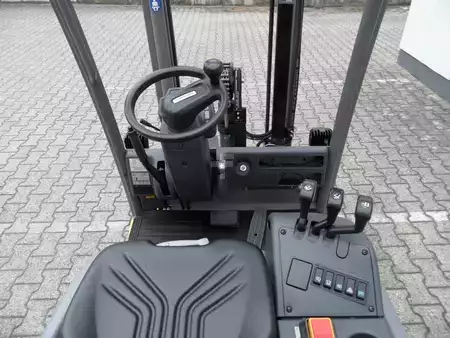 Elektryczne 3-kołowe 2020  Jungheinrich EFG 115 - unter 2 Meter Bauhöhe - Freihub (7)