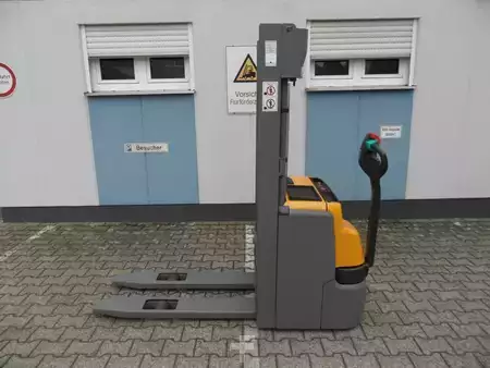 Stoccatori 2021  Jungheinrich EJC 216 - Baujahr 2021 - wenig Stunden (1)