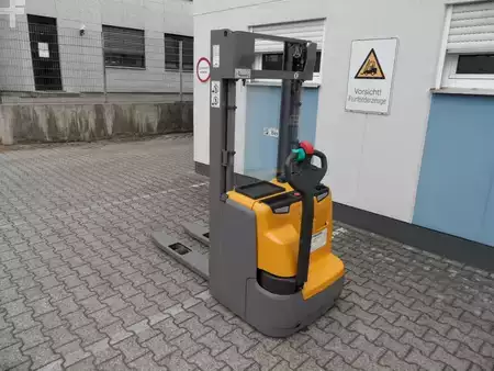 Stoccatori 2021  Jungheinrich EJC 216 - Baujahr 2021 - wenig Stunden (3)