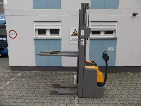 Stoccatori 2021  Jungheinrich EJC 216 - Baujahr 2021 - wenig Stunden (4)