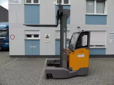 Retratil de 4 vias 2018  Jungheinrich ETV Q25 - wenig Stunden - Halbkabine- Mehrwege (4)