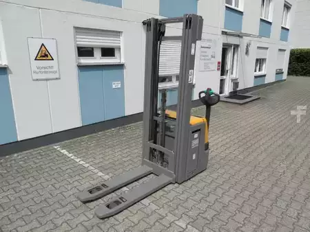 Hochhubwagen  Jungheinrich EJC 214z - Initialhub - 5,35 m Triplex (2)