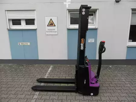Hochhubwagen  Jungheinrich AntOn PSM 1.2 - NEU - Lithium-Batterie (3)