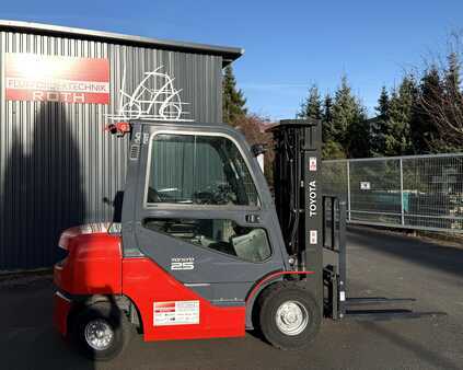 Diesel truck 2018  Toyota 02-8 FDF25 (2)