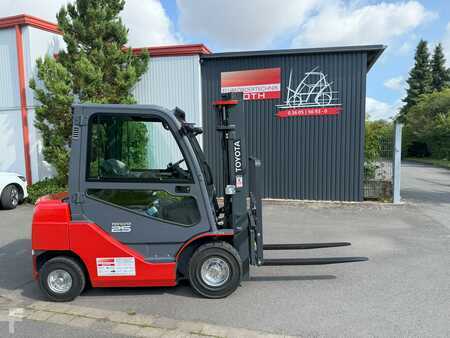Dieselstapler 2018  Toyota 02-8 FDF25 (1)