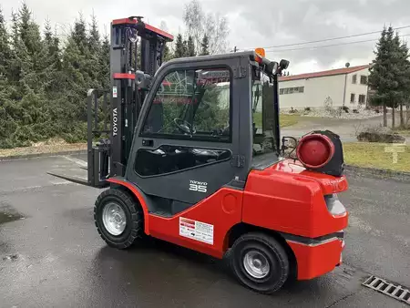 Treibgasstapler 2019  Toyota 02-8 FGJF35 (3)