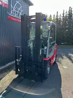 Gas gaffeltruck 2023  Cesab M325H GV (2)