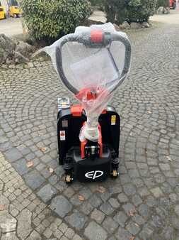 Lavansiirtovaunu 2026  EP Equipment F4 mit Stützrädern (12)