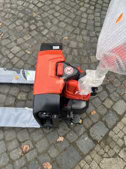 Lavansiirtovaunu 2026  EP Equipment F4 mit Stützrädern (3)