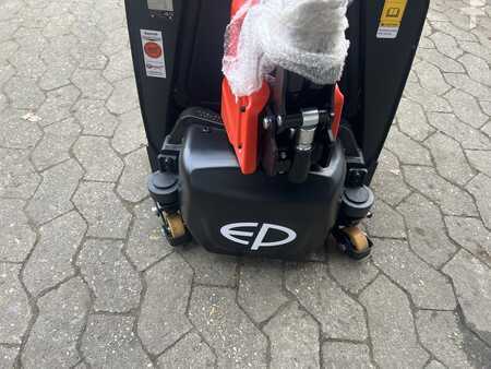 Lavansiirtovaunu 2026  EP Equipment F4 mit Stützrädern (9)