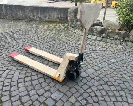 Kézi raklapemelő 2025  qteck OSE 2500 (1)