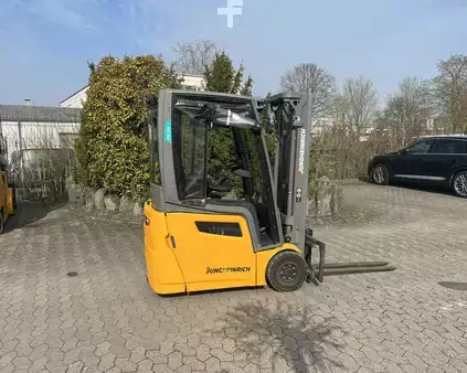 3-wiel elektrische heftrucks 2017  Jung EFG 213 (1)