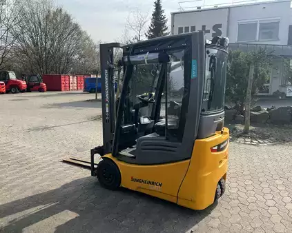 3-wiel elektrische heftrucks 2017  Jung EFG 213 (2)