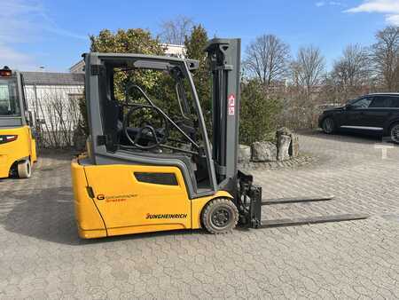 Eléctrica de 3 ruedas 2018  Jungheinrich EFG 216 (3)