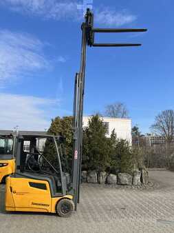 Eléctrica de 3 ruedas 2018  Jungheinrich EFG 216 (4)