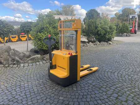 Stoccatori 2009  Jungheinrich EJC 112 (1)