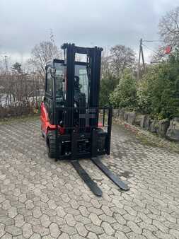 Electric - 4 wheels 2025  Manitou ME 430 Lift (4)