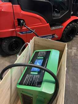 Electric - 4 wheels 2025  Manitou ME 430 Lift (7)