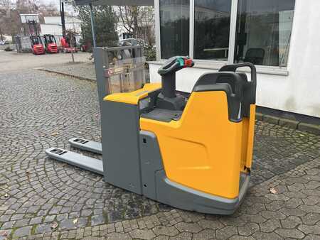 Apilador eléctrico 2018  Jungheinrich ERD 220 (2)