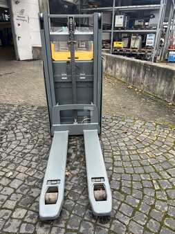 Apilador eléctrico 2018  Jungheinrich ERD 220 (5)