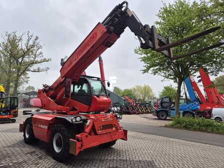 Empilhador telescópico giratório  2014  Manitou MRT 2150+ privilege (2)