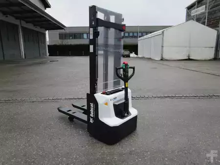 Hochhubwagen 2026  Bobcat LSM12N-7i (2)