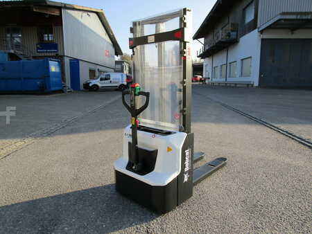Apilador eléctrico 2025  Bobcat LSM12N-7 (3)