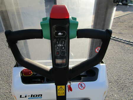 Apilador eléctrico 2025  Bobcat LSM12N-7 (6)