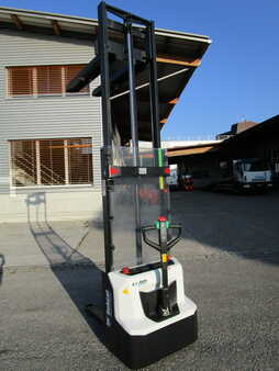 Apilador eléctrico 2025  Bobcat LSM12N-7 (10)
