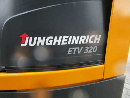 Tolóoszlopos targonca 2013  Jungheinrich ETV 320 (13) 