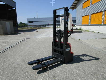 Ledstaplare gå 2025  Noblelift SWB-130D (1)
