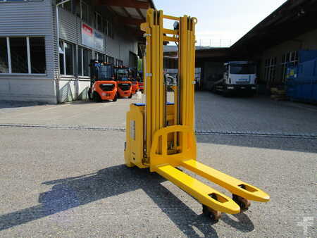 Pinontavaunu 2025  Stöcklin EDI 16 C39 (5)