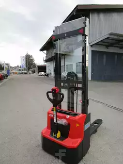 Apilador eléctrico 2025  Noblelift SWB-130D (2)